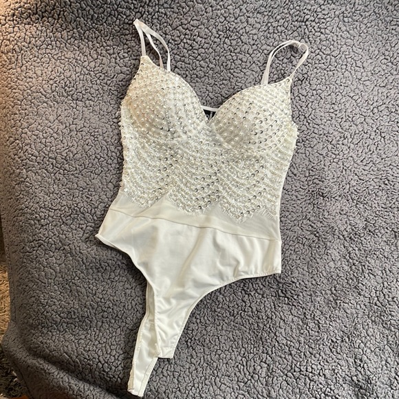 Windsor Tops - Windsor white beaded bodysuit -size small